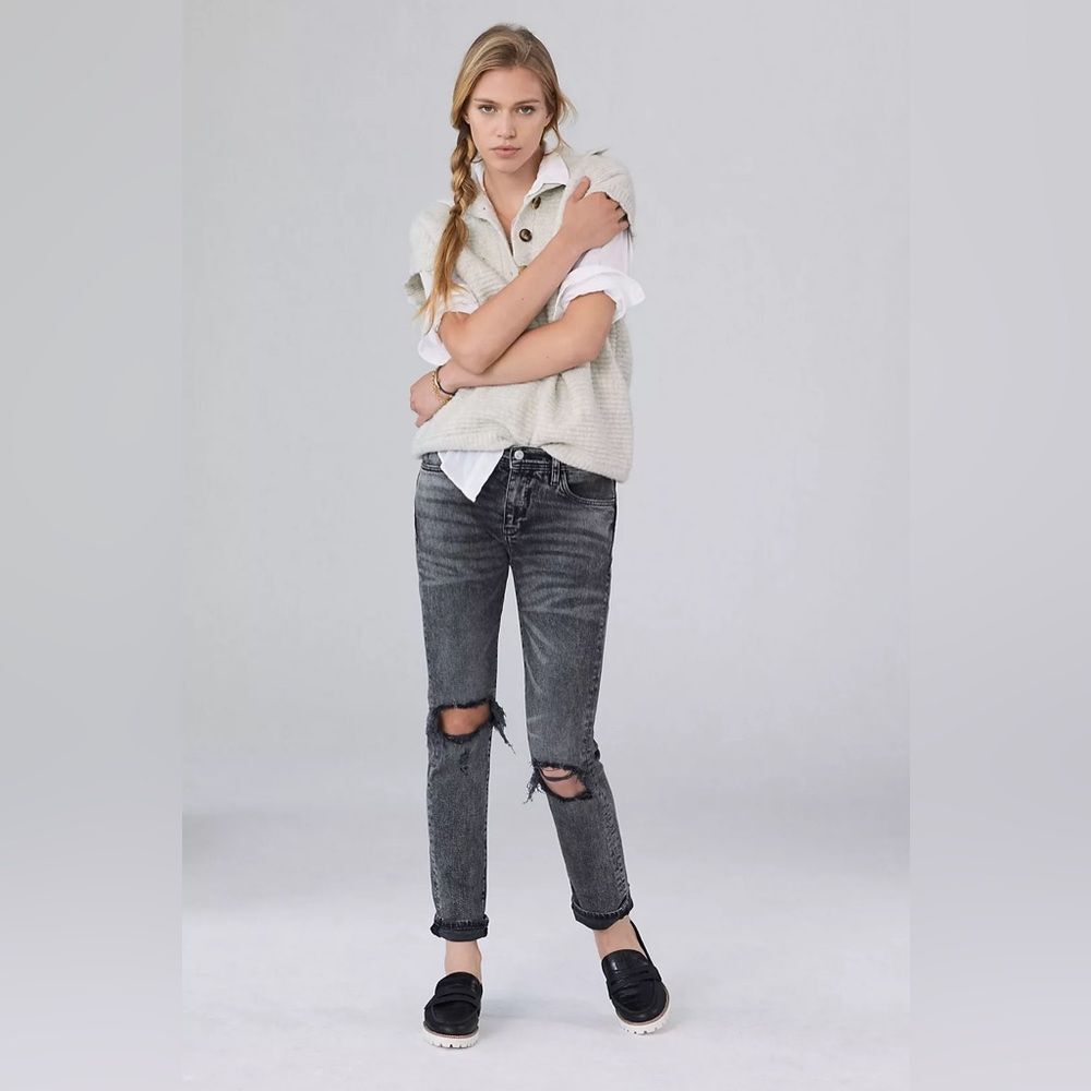 Pilcro Black Acid Wash High Rise Straight Leg Distressed Jeans Size 26 EUC